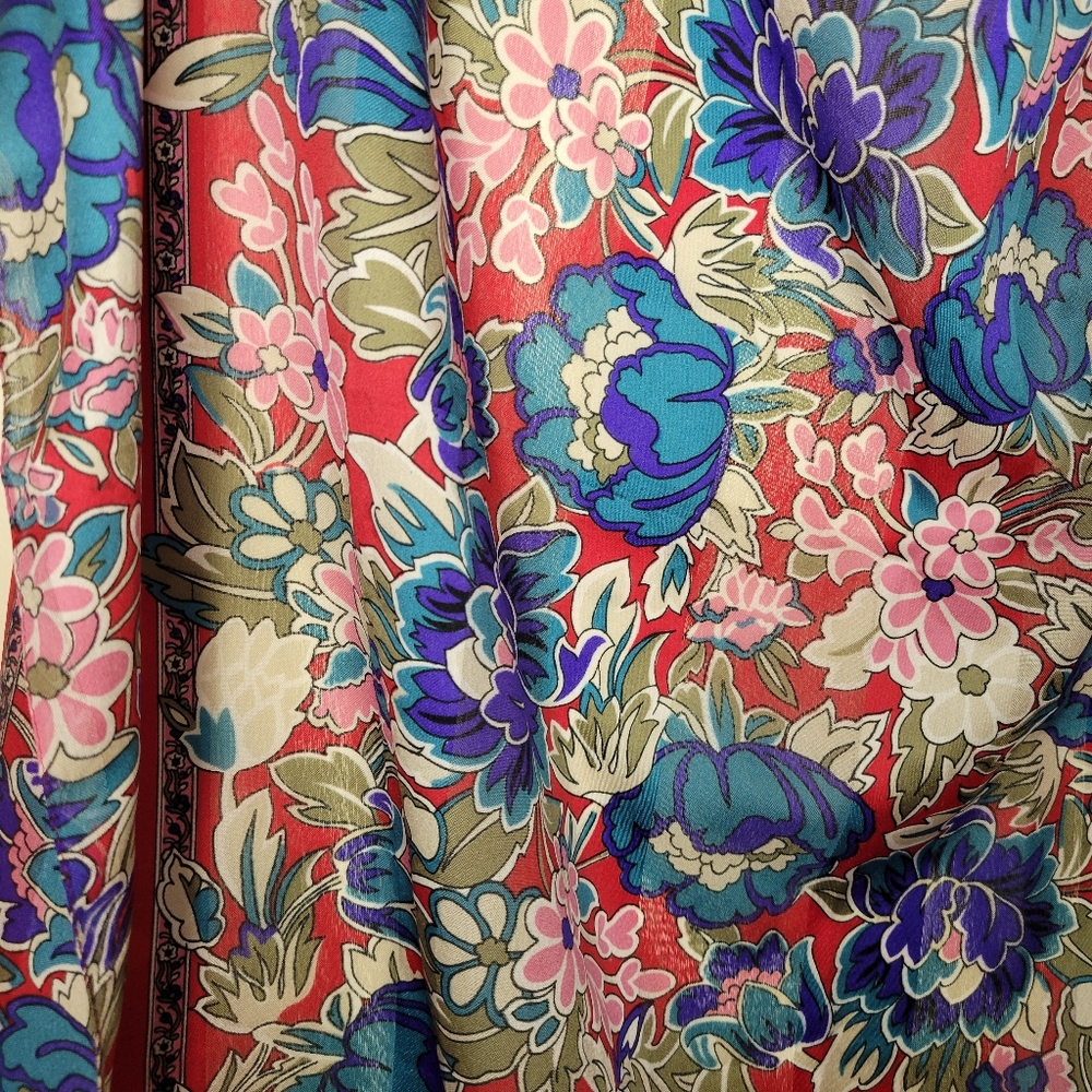 Bundle of 2 made in Italy vibrant floral scarves - Picture 3 of 9